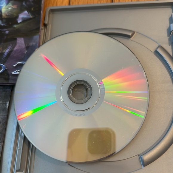 XBox Halo 2 collectors edition bundled with Halo 2 XBox official guide - Picture 4 of 9